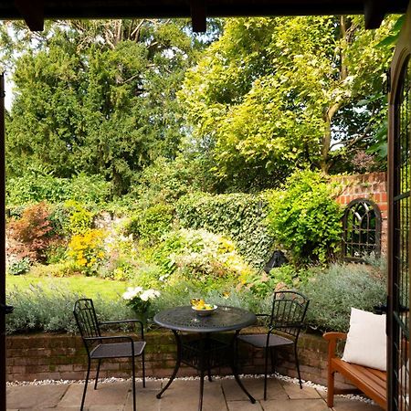 Miller Cottage A Luxury 1550'S Cottage In The Historic Centre Of サフロン・ワルデン エクステリア 写真