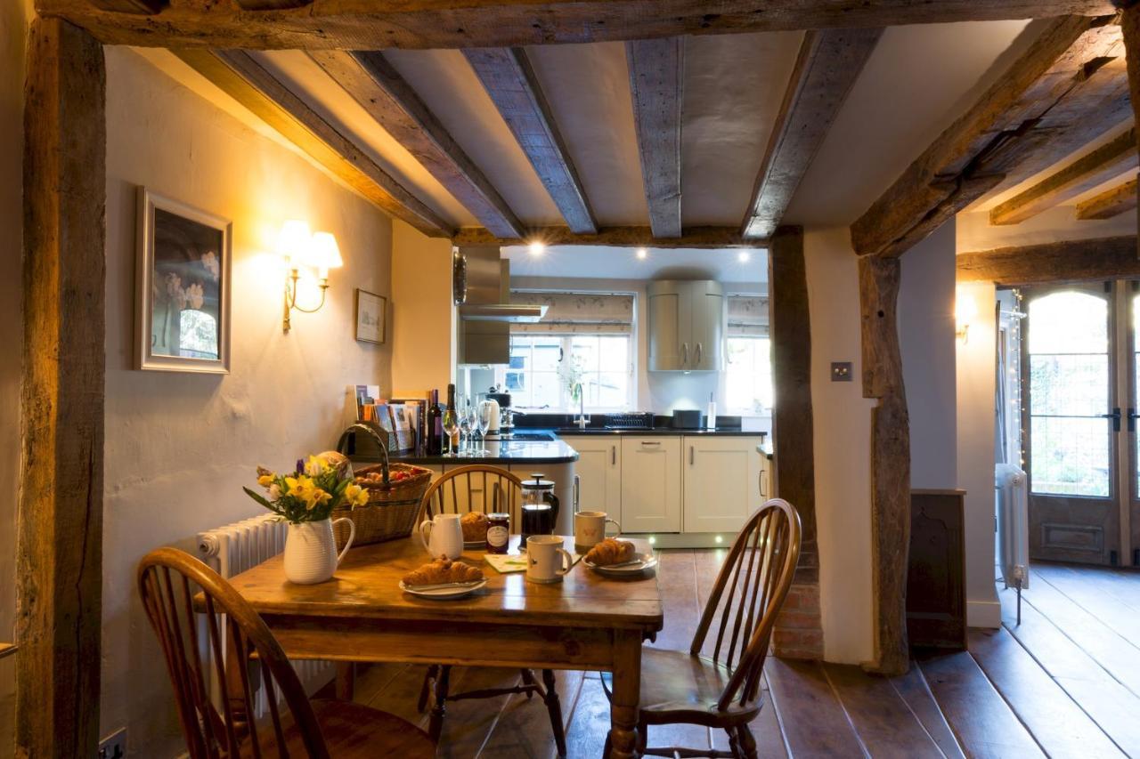 Miller Cottage A Luxury 1550'S Cottage In The Historic Centre Of サフロン・ワルデン エクステリア 写真