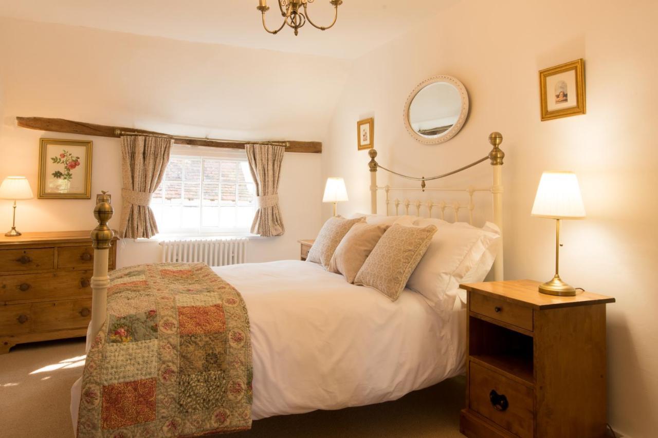 Miller Cottage A Luxury 1550'S Cottage In The Historic Centre Of サフロン・ワルデン エクステリア 写真